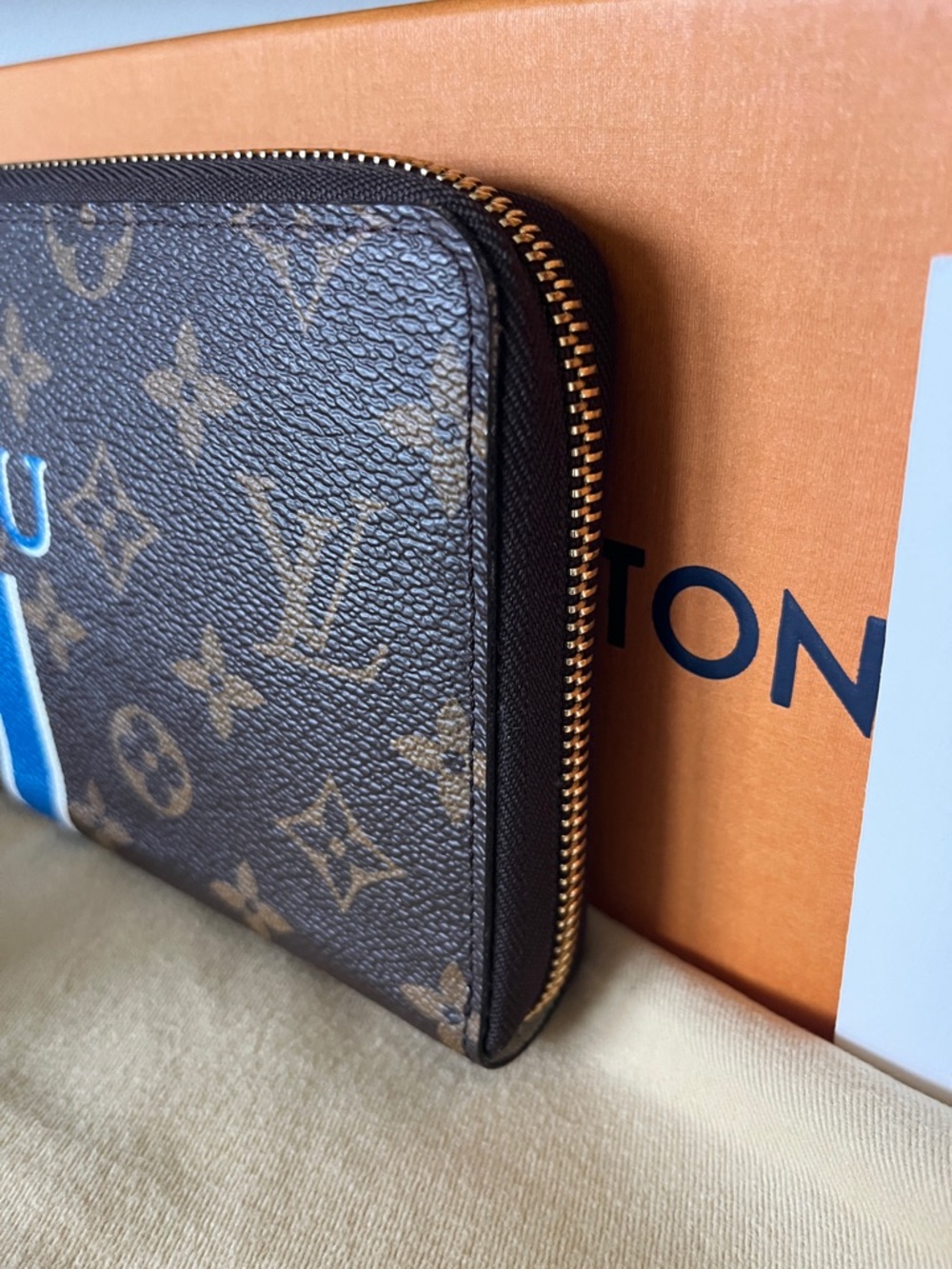 Louis Vuitton Zippy Monogram Organizer Wallet - Picture 5 of 12